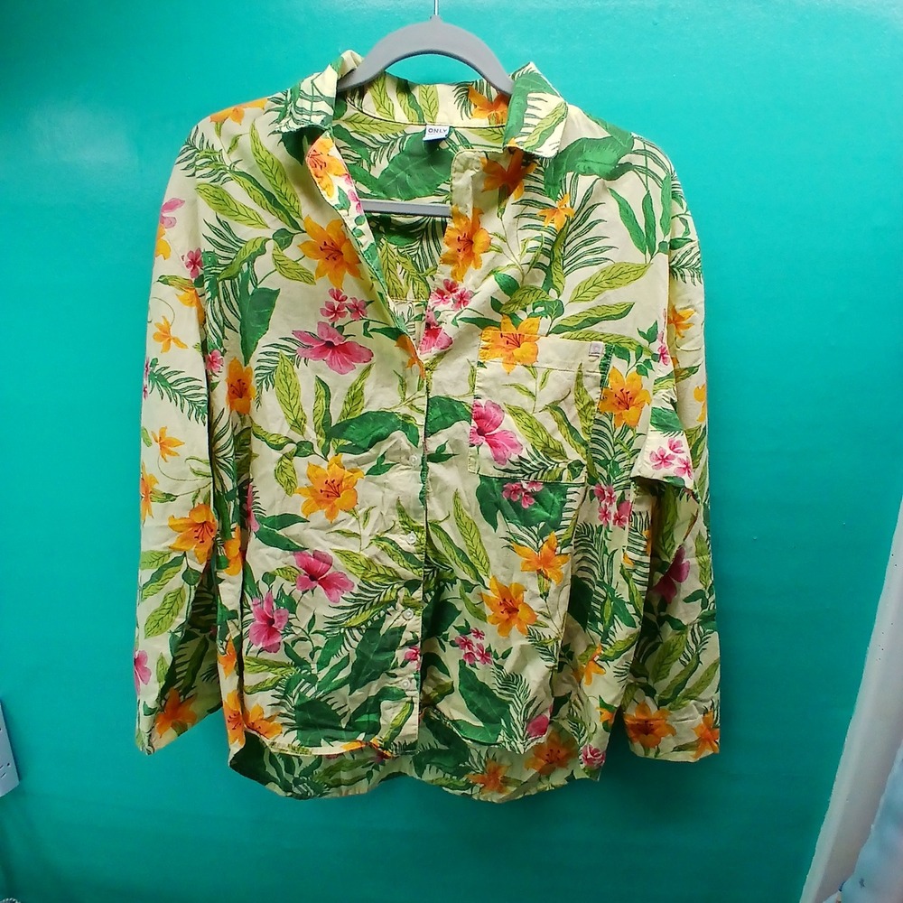 ONLY Tropical Floral Button Down Shirt Small Yellow Green Hibiscus Vacation Boho